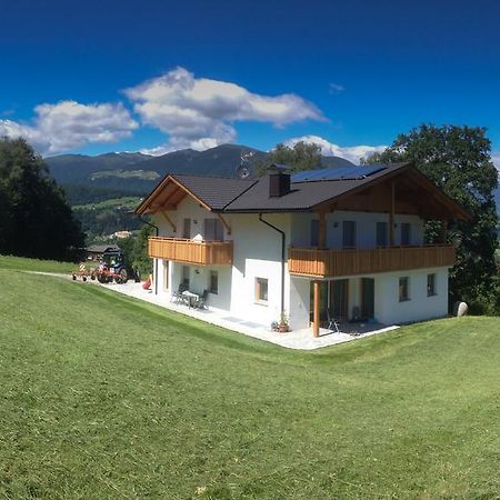 Ferienwohnungen Schlosshaeusl Сан-Лоренцо-ді-Себато Екстер'єр фото